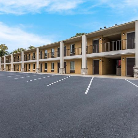 Econo Lodge Cheraw Market Street Экстерьер фото