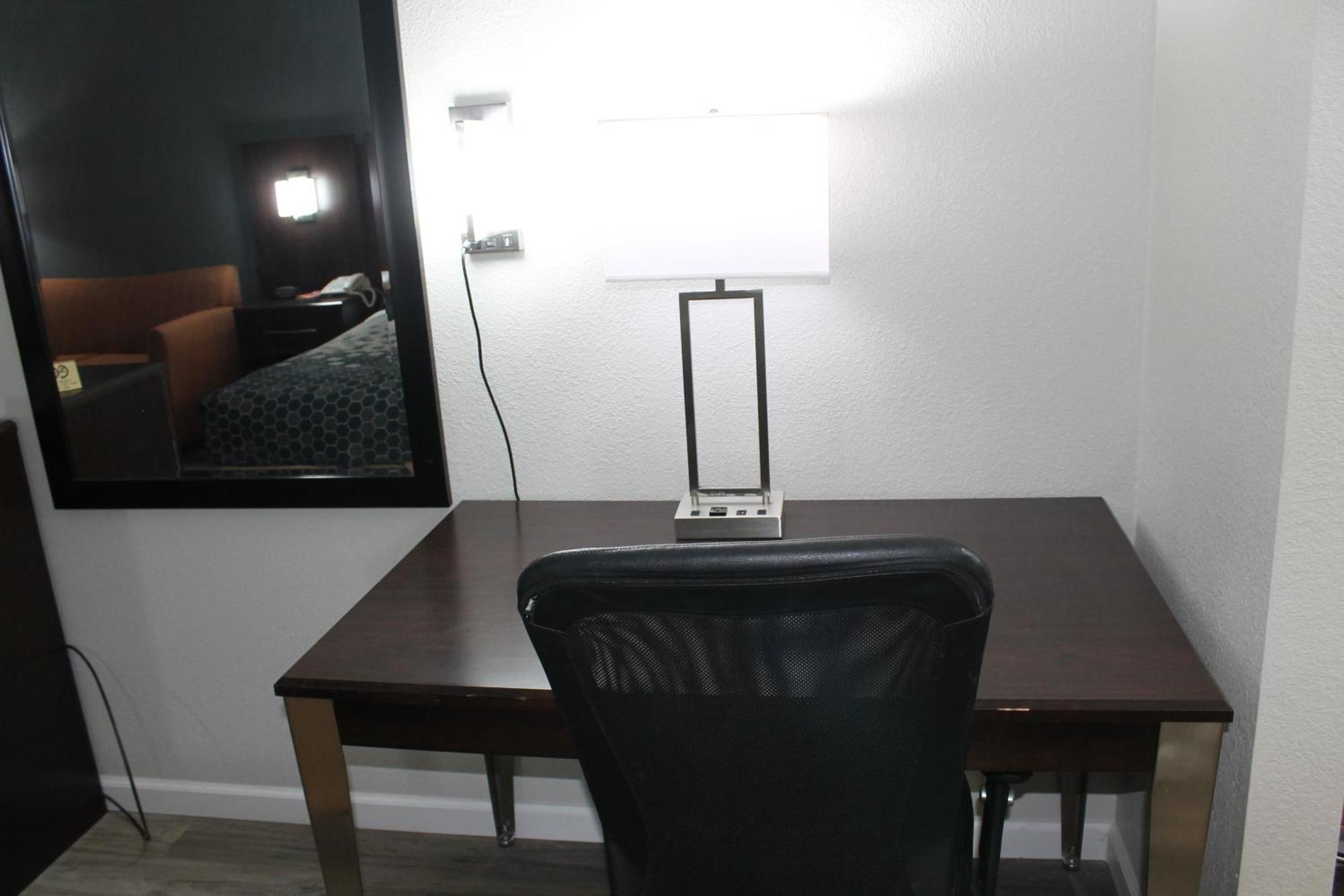 Econo Lodge Cheraw Market Street Экстерьер фото