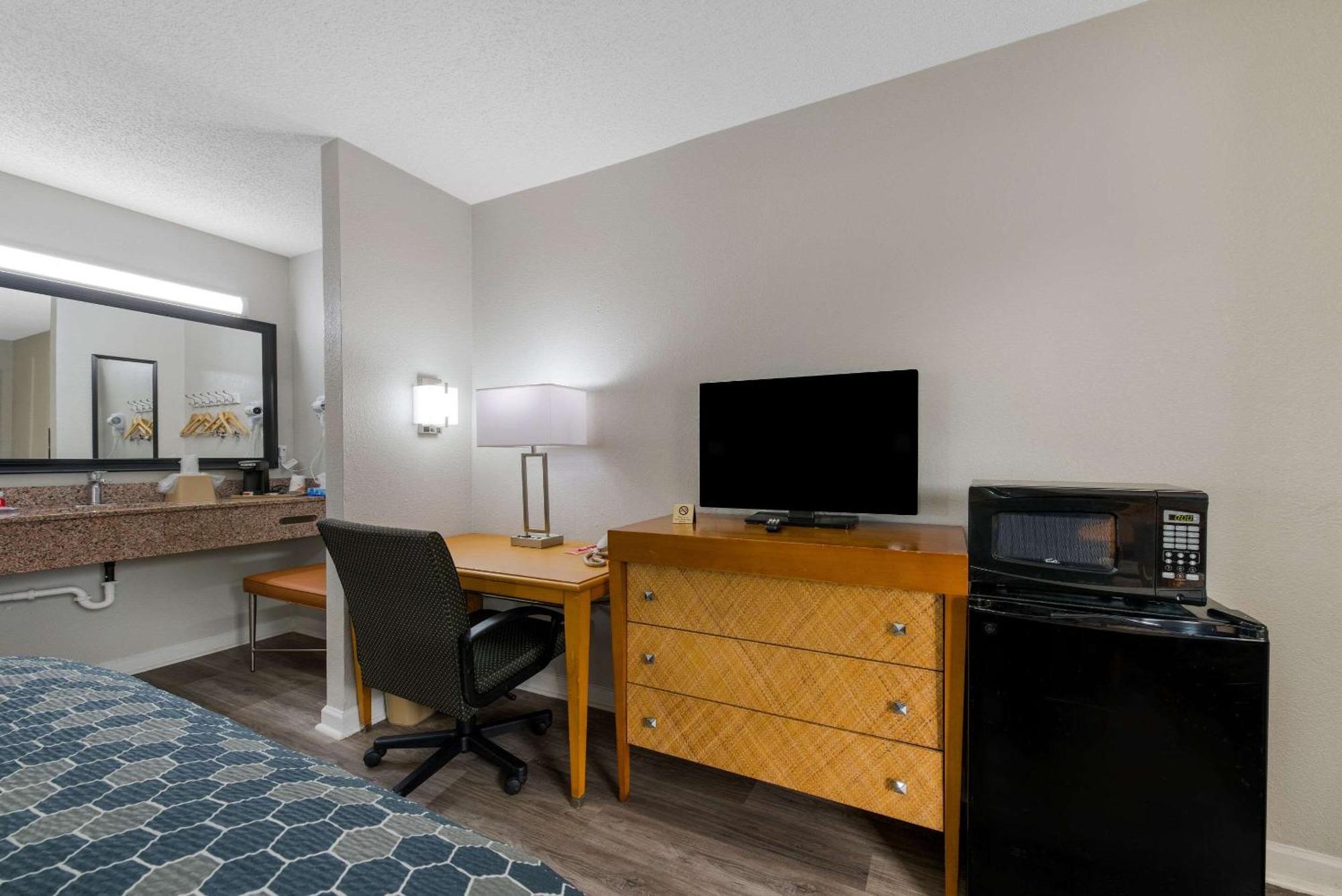 Econo Lodge Cheraw Market Street Экстерьер фото