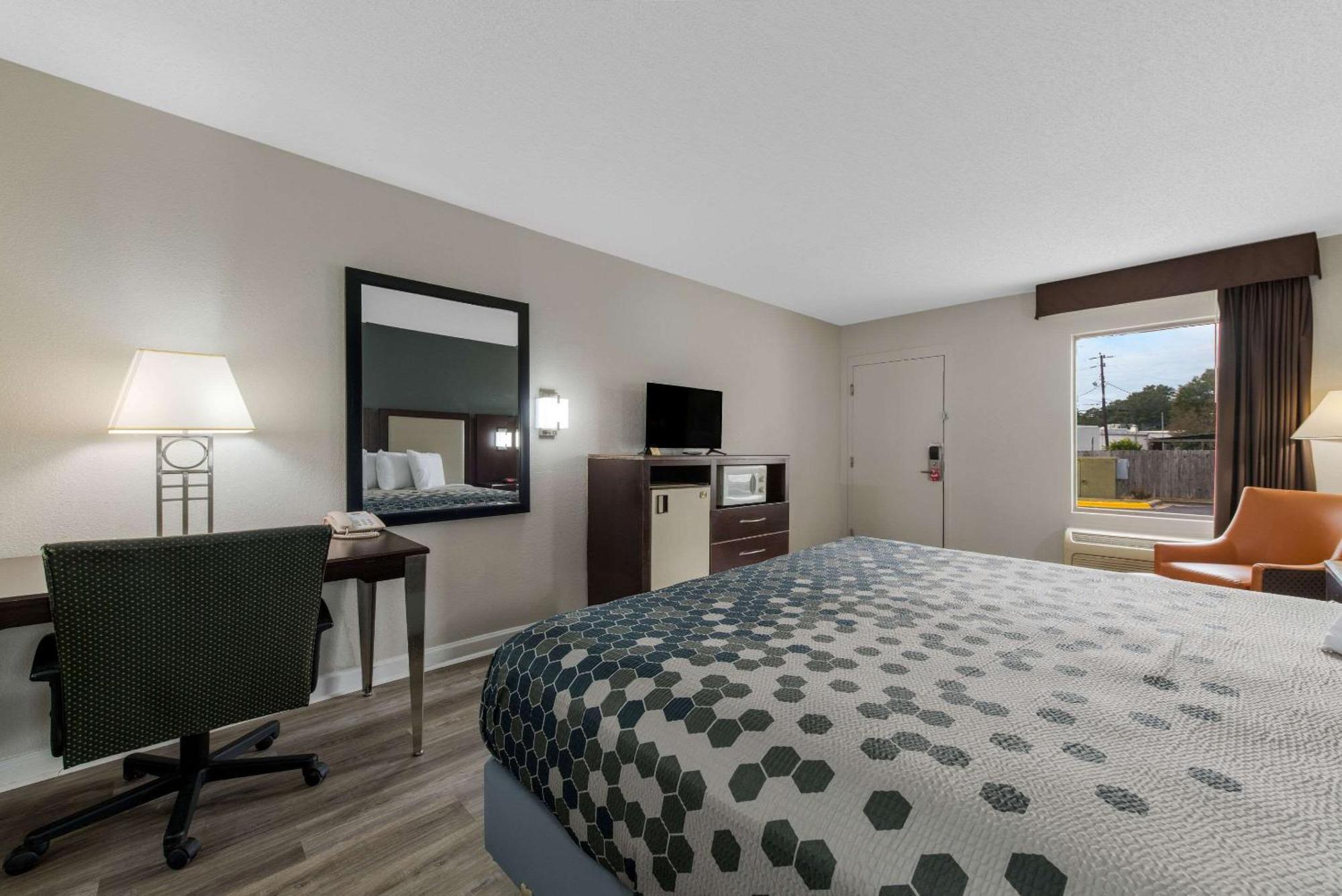 Econo Lodge Cheraw Market Street Экстерьер фото