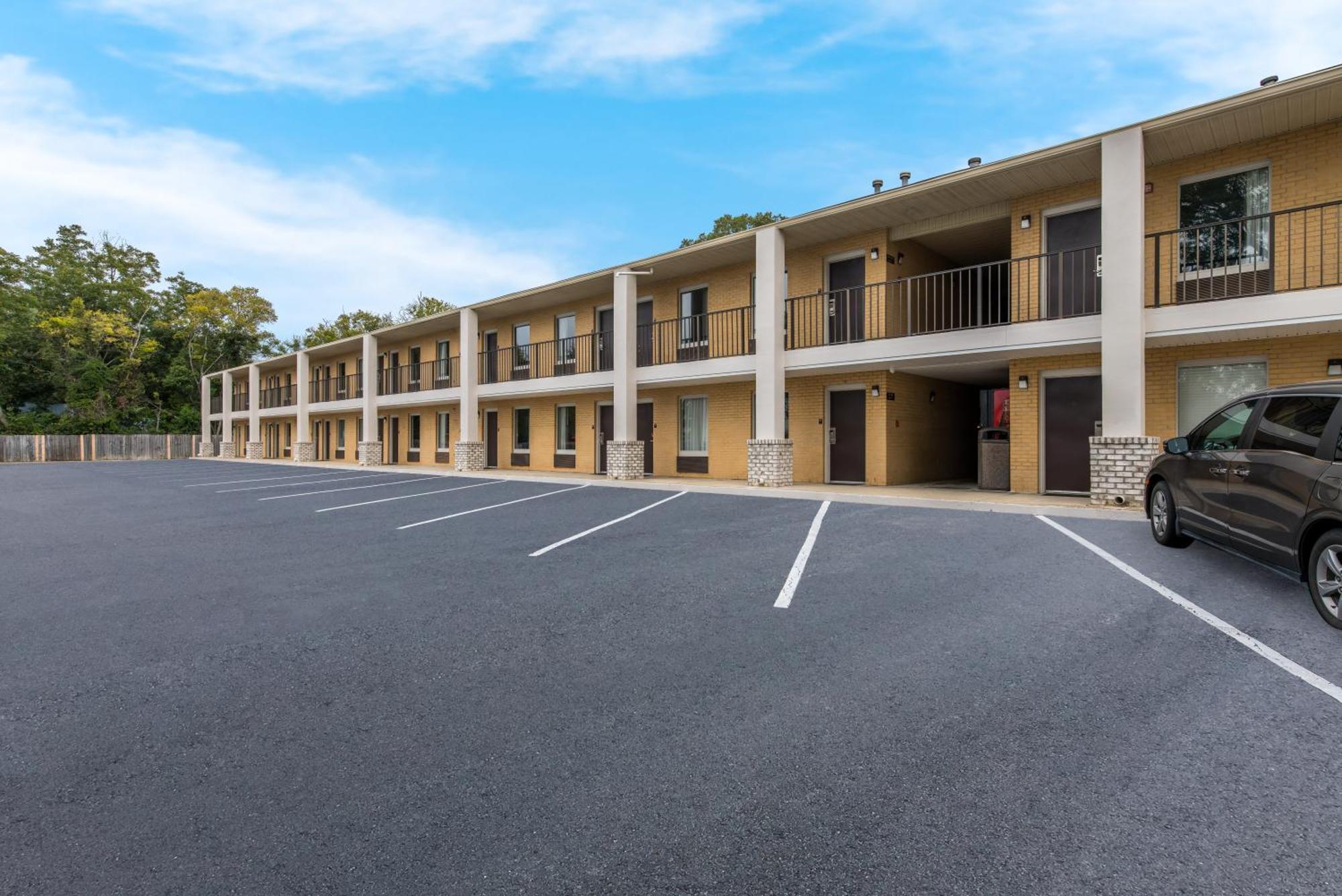 Econo Lodge Cheraw Market Street Экстерьер фото