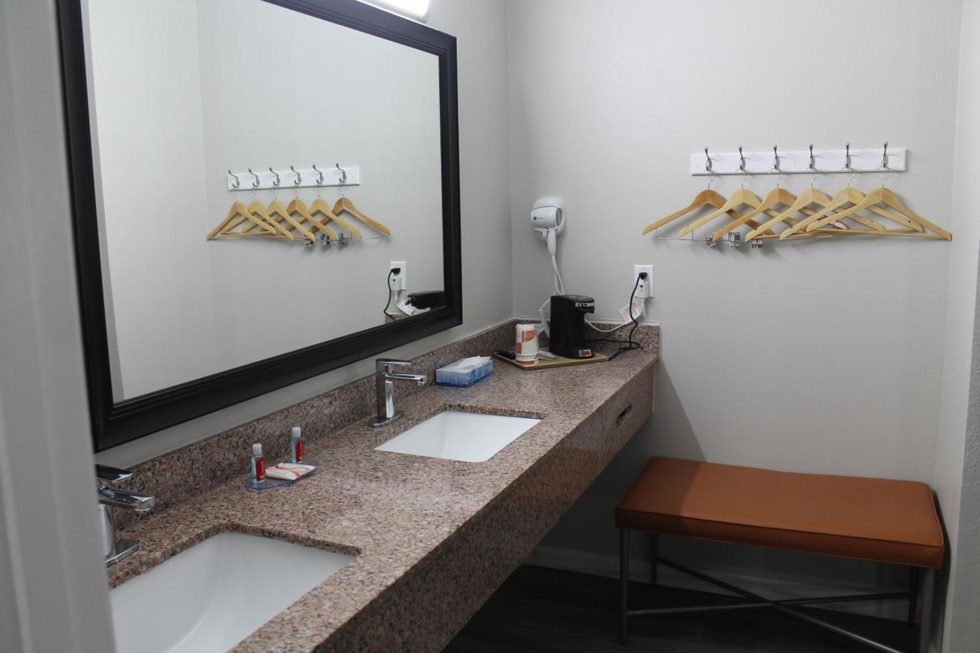 Econo Lodge Cheraw Market Street Экстерьер фото